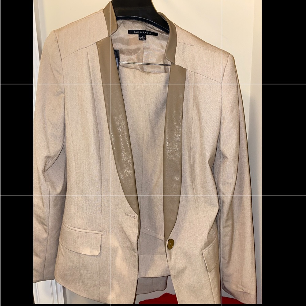 Women’s pant suit
